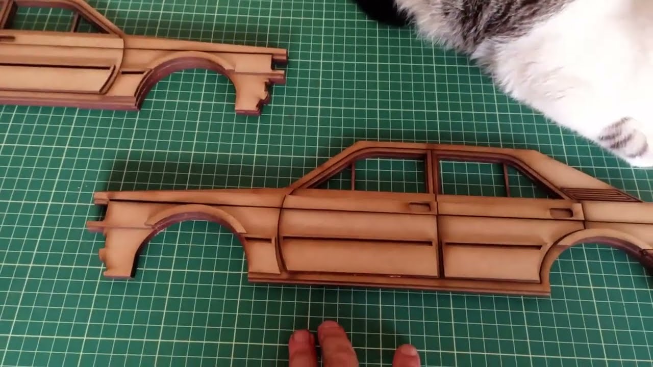 Aula Grátis de montagem Chevrolet Opala Diplomata 1990  escala 10 madeira plano de corte a laser DXF