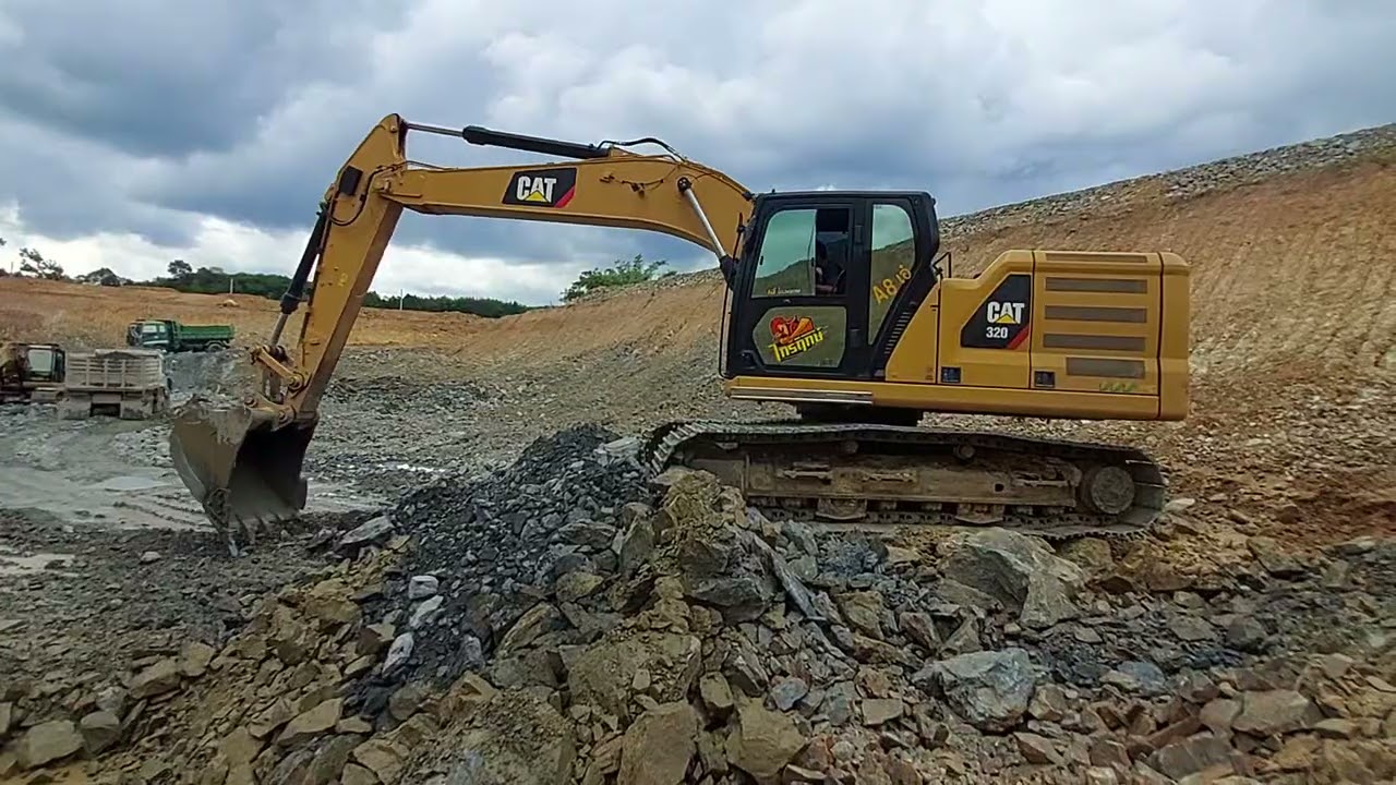 มารับชมกันแบบใกล้ชิด CAT 320 Next Gen กับงานหิน
