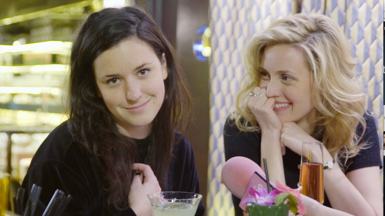 TROP la nouvelle comédie avec Evelyne Brochu et Virginie Fortin | Tapis rose