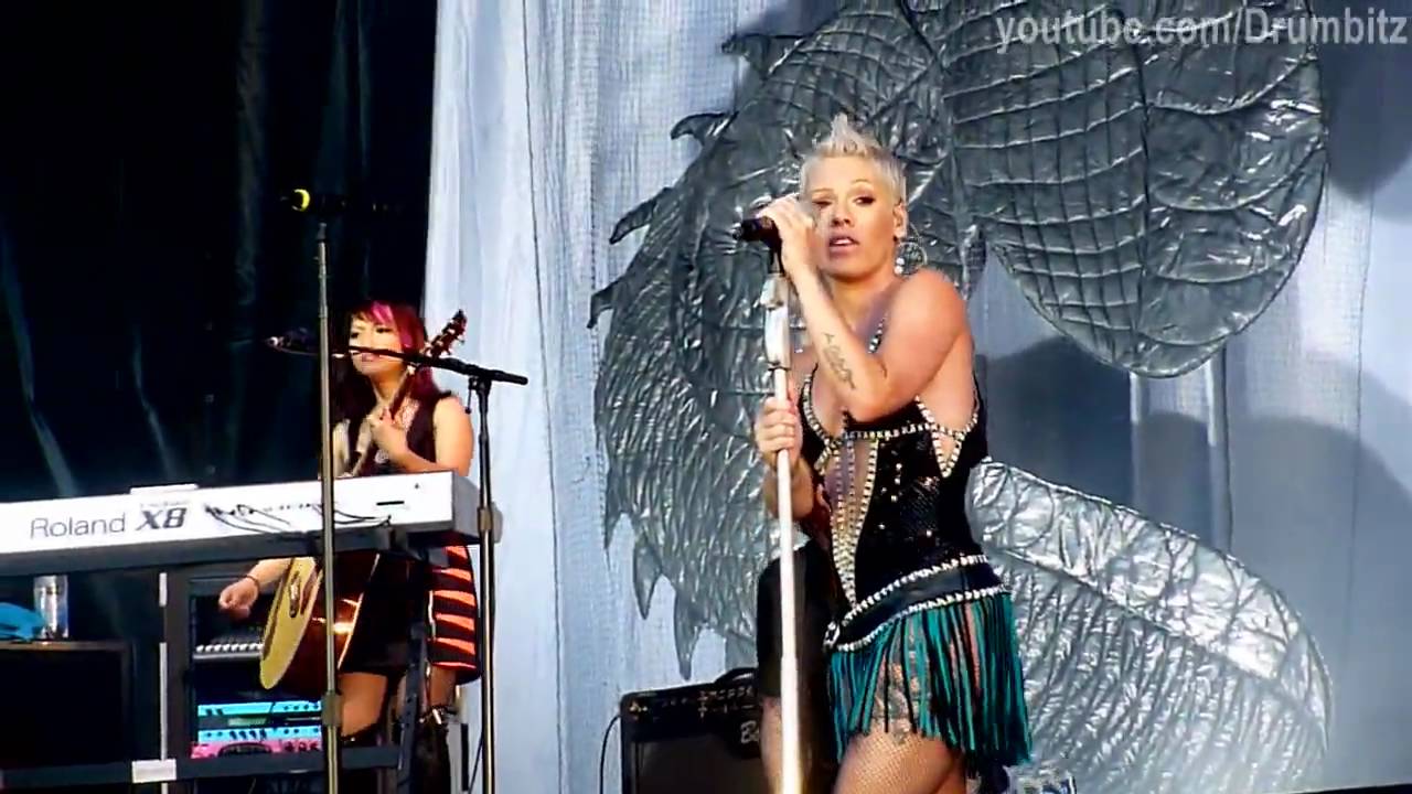 [HD] Pink & Butch Walker - Mean @ Live In St. Petersburg. Tuborg Greenfest