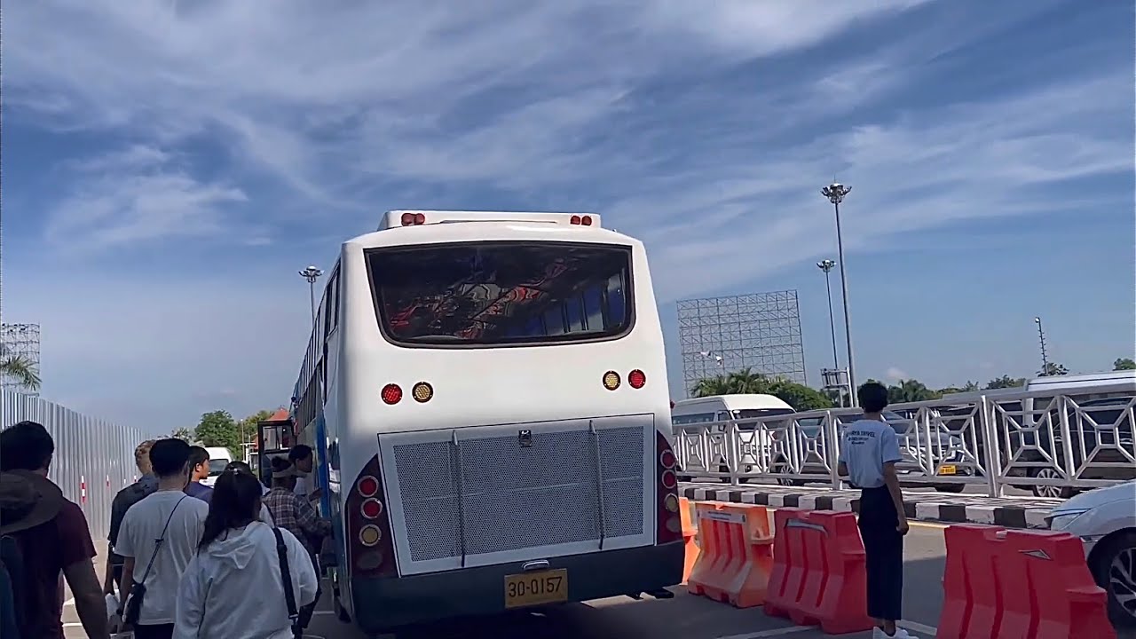 🚌How to Cross the Thai / Laos Border,  Nong Khai to Vientiane by Bus