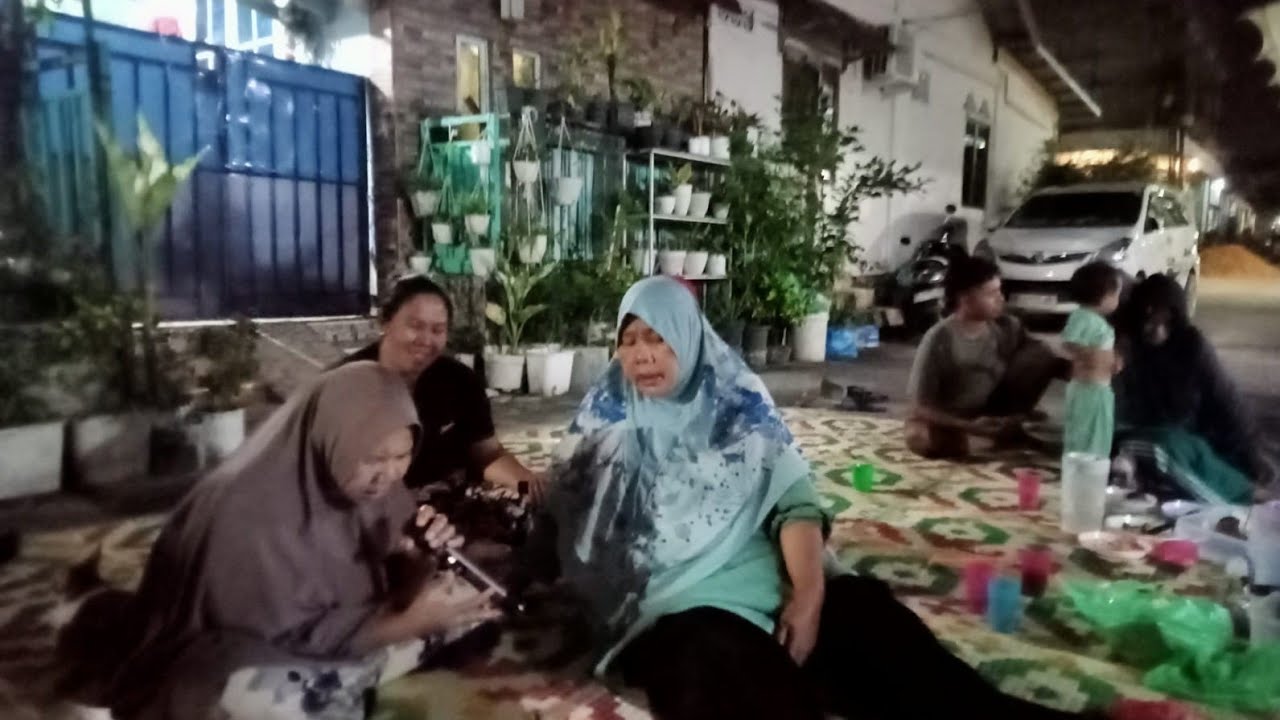 Menyambut Tahun Baru dengan Bakar Jagung dan Kebersamaan
