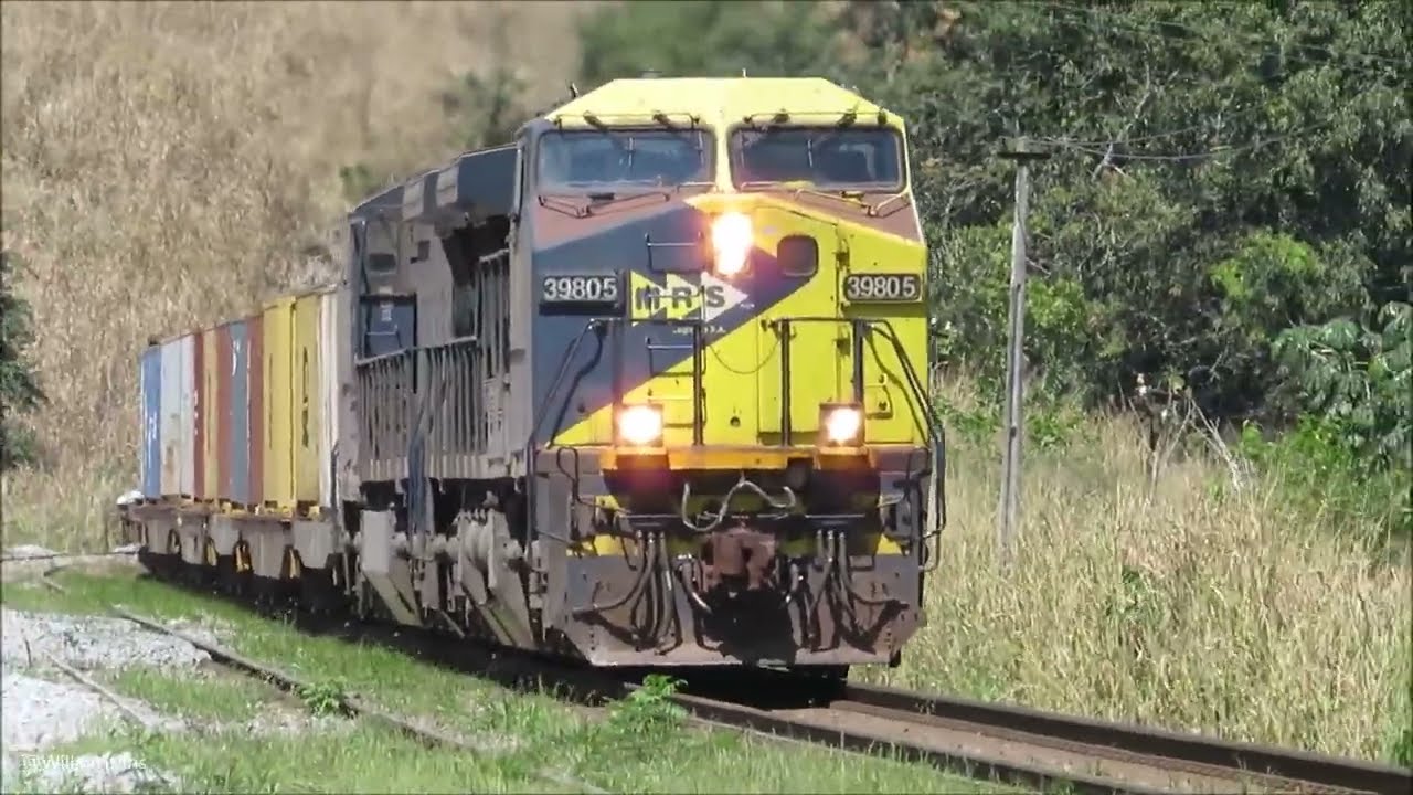 MRS - Trem de carga geral prefixo KRC 0113 com dupla de locomotivas GE C44-EMi #3980-5 e #3931-7