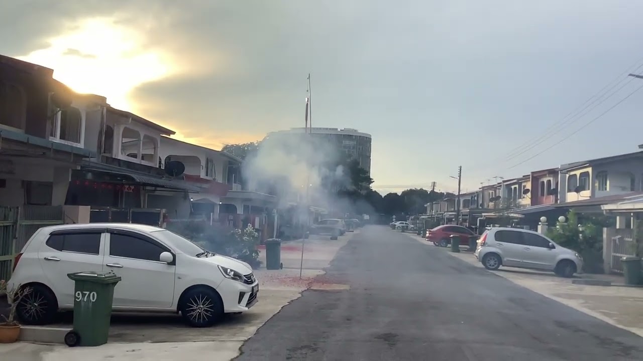 Kuching Tabuan jaya red and pink colour firecracker super super loud new in 2026
