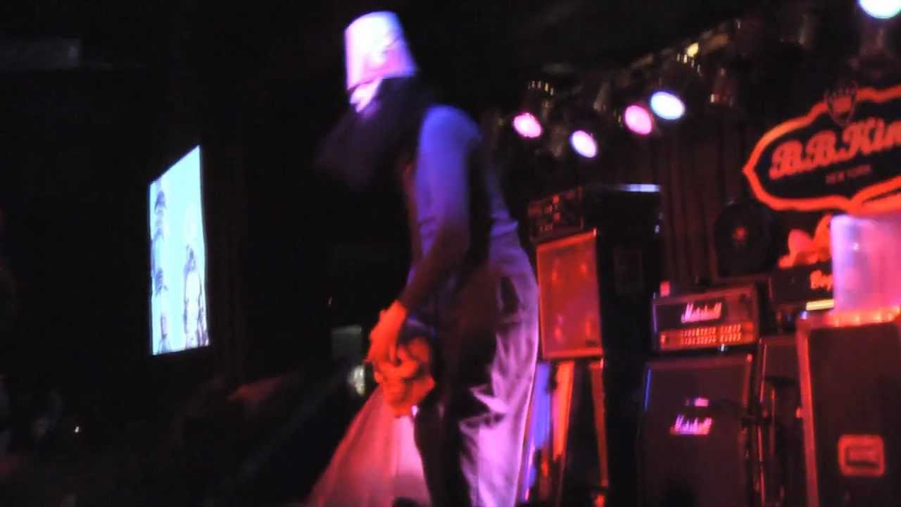 Toy Time - Buckethead @ BB Kings NY 8/18/11 (HD)