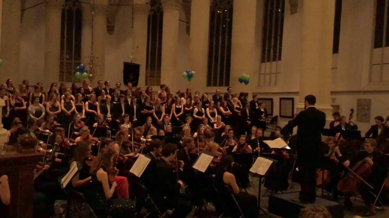 SMG 'Sempre Crescendo' - Ouverture 1812 met kanonnen