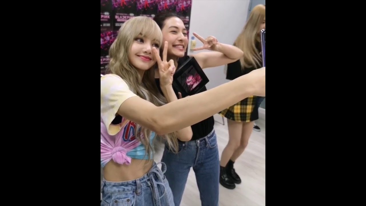 โมเม้นน่ารักๆของลิซ่ากับนักแสดงไทย