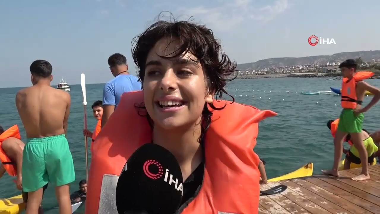 Öğrenciler atık malzemelerden yaptıkları teknelerle yarıştılar Hatayinternettv.com
