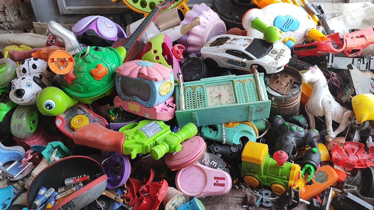 Breaking and smashing toys and electrical appliances🤯