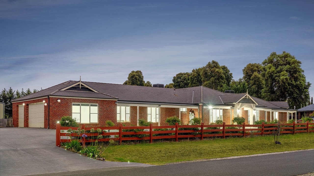 9 The Rise, Sunbury