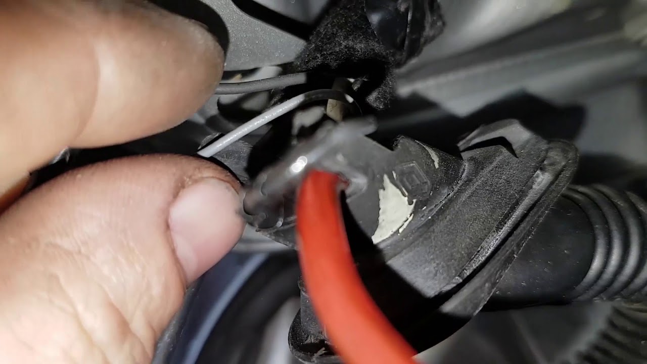 Porta malas não abre Renault Megane Grand Tour - Chicote da tampa traseira, defeito comum!