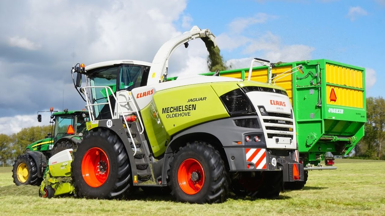 CLAAS Jaguar 498  eerste van deze serie. Loonb. Mechielsen Oldehove.