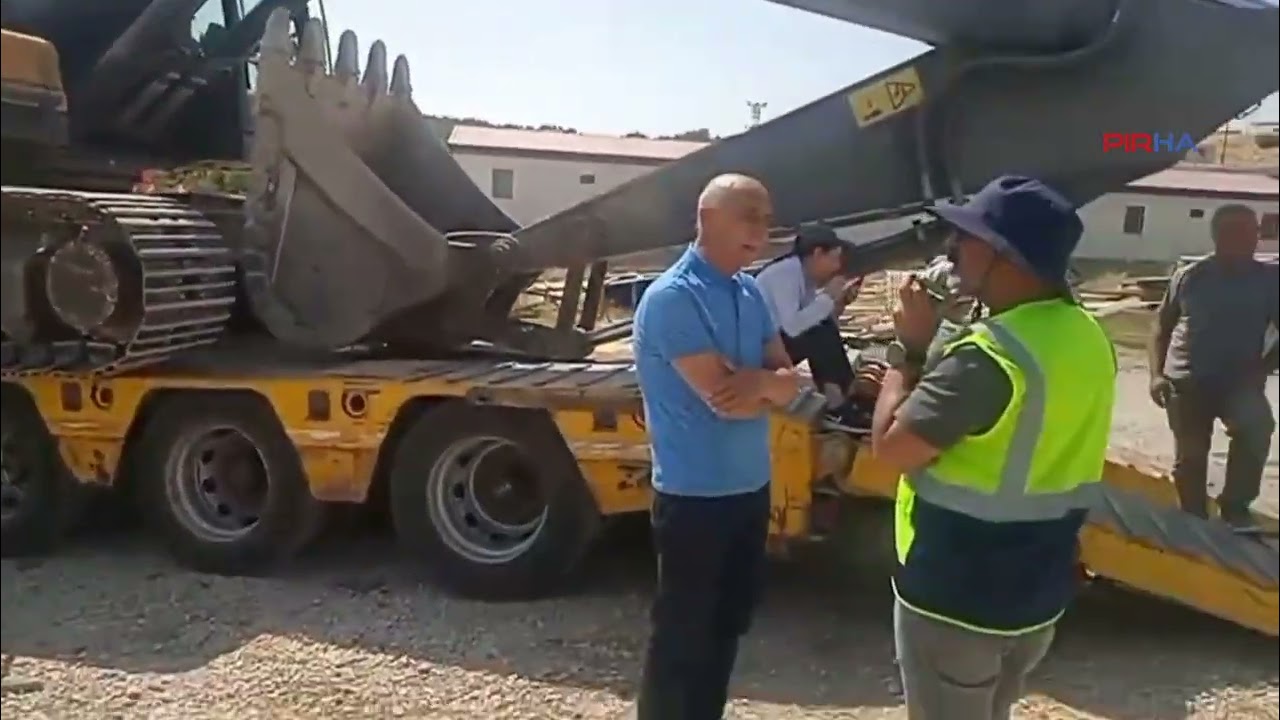 Pertek&rsquo;te &ccedil;&ouml;p tesisi projesi i&ccedil;in gelen kep&ccedil;eleri, k&ouml;yl&uuml;ler durdurdu