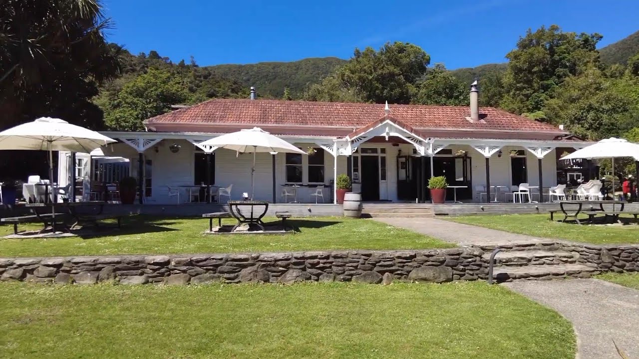 The Luxury Furneaux Lodge