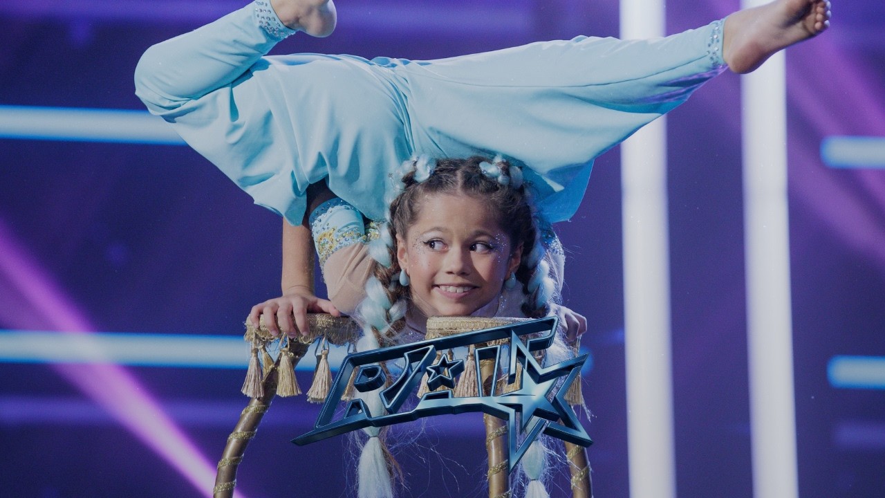 Mylana, micuța contorsionistă care a cucerit-o instant pe Carmen Tănase | Românii Au Talent S16