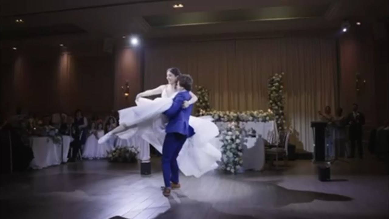Athena & Theo’s First Dance That Stole Everyone’s Heart 💕 | Wedding Dance Magic