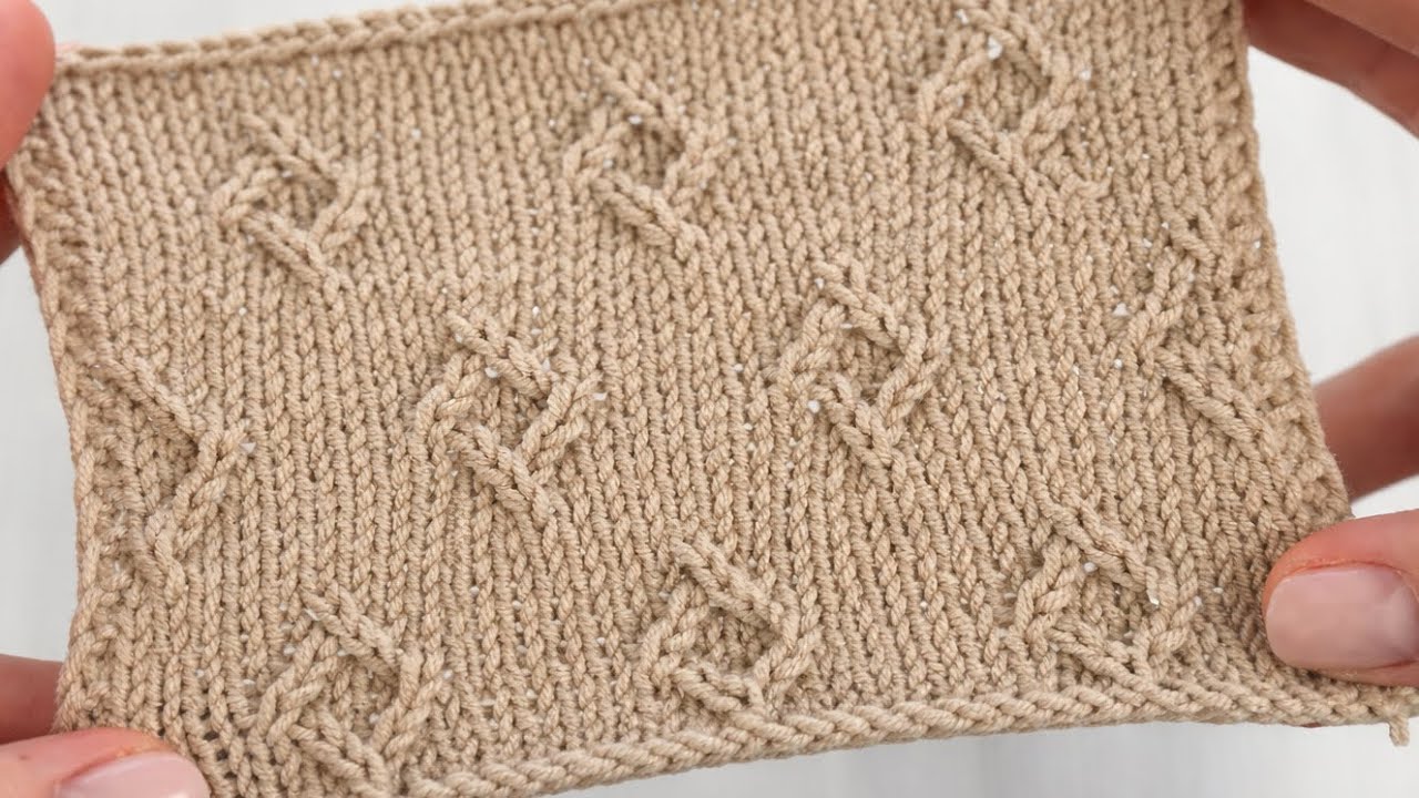 Маленькие ромбики спицами, легкое перекрещивание двух петель | Kleine Rauten stricken