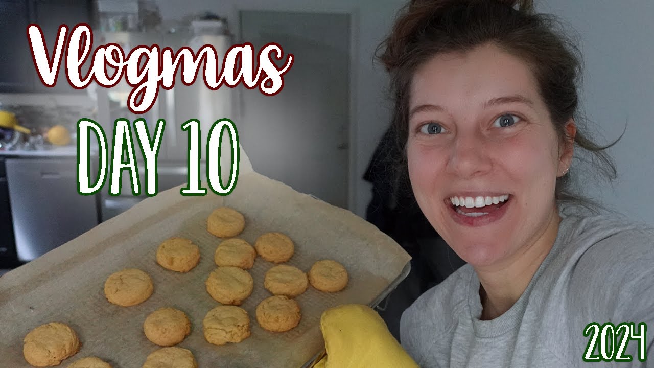 Baking Vegan Sugar Cookies! | Vlogmas Day 10 | Ohcluck