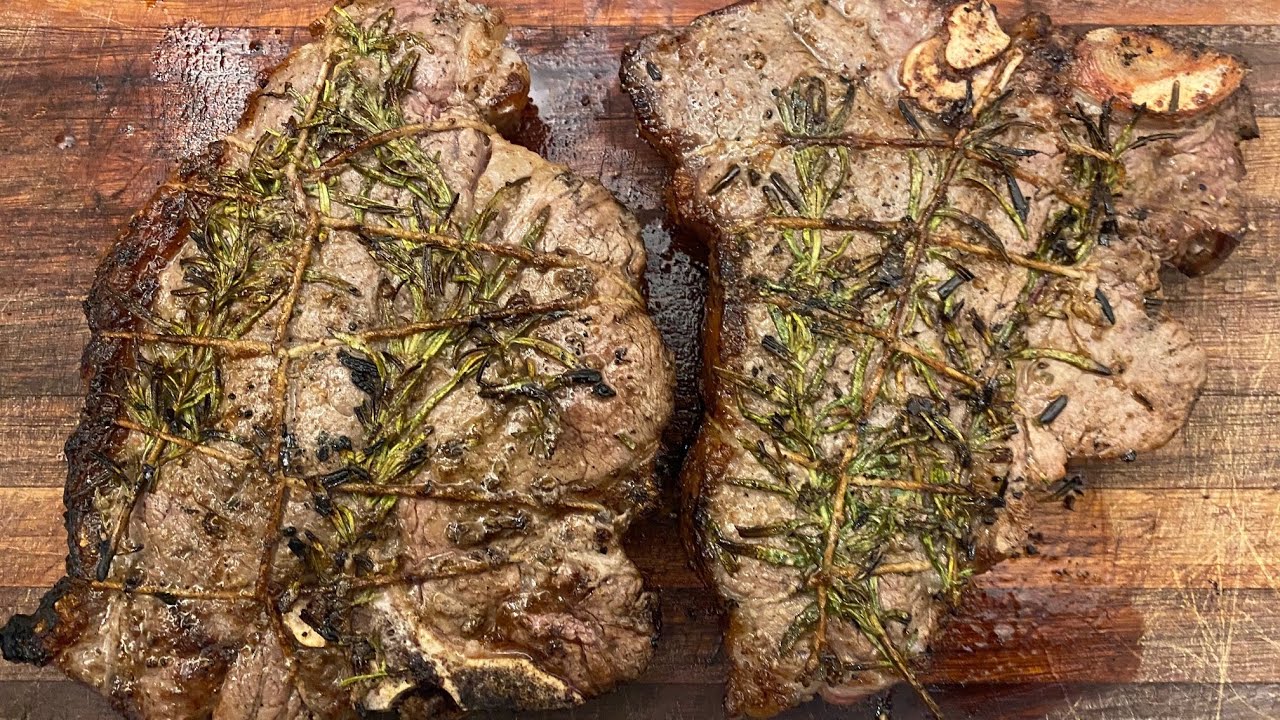 Indrukwekkende Roosmaryn T-been Biefstuk / Impressive Rosemary T-bone Steak - Kosmeester Kortes