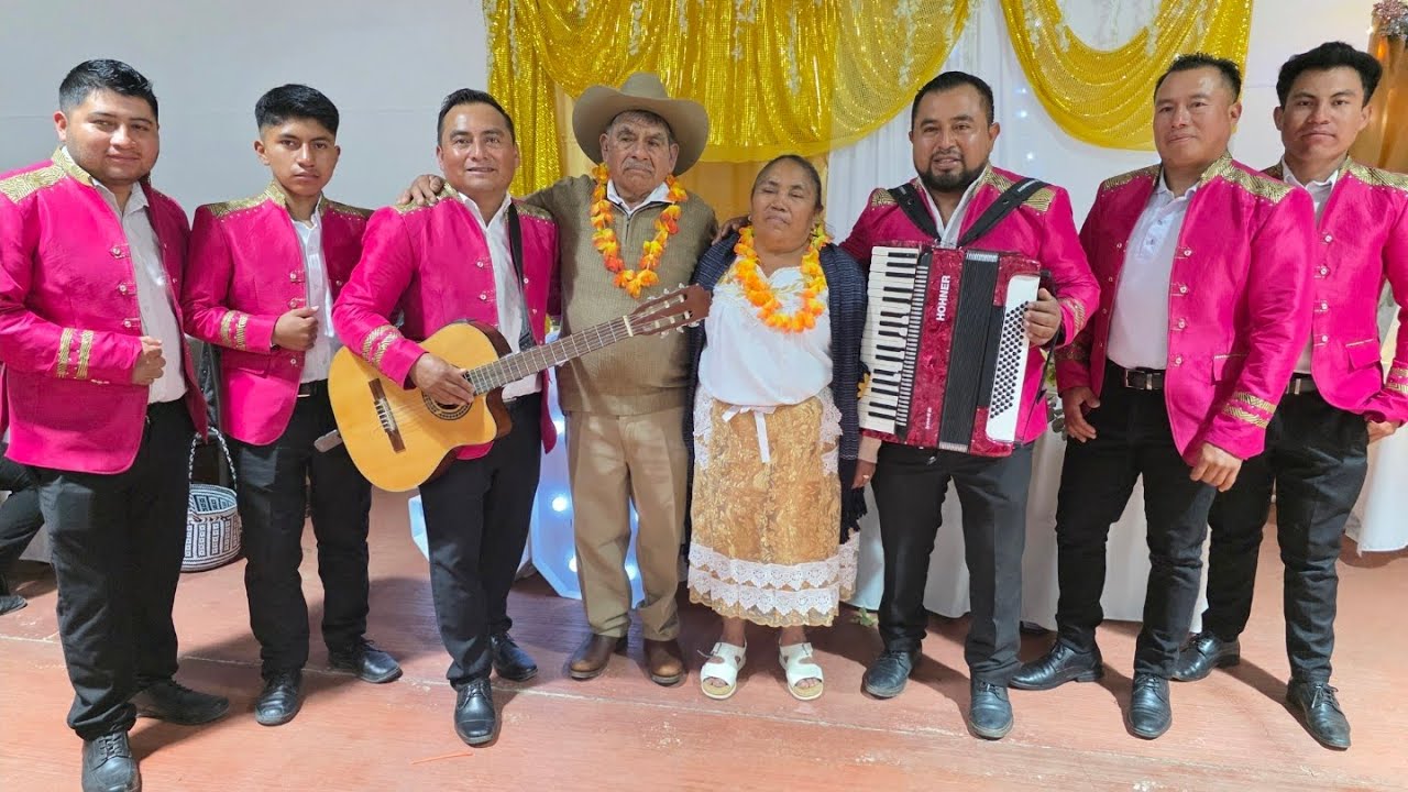 Boda de Oro de Don Aureliano y Doña Candida / Santiago Juxtlahuaca Oaxaca Region Mixteca 