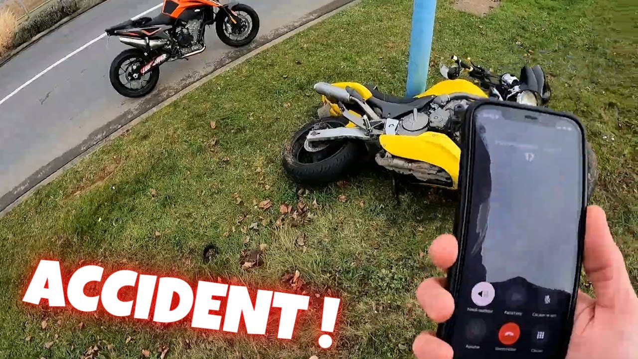 UN MOTARD TROUVE UNE MOTO À TERRE !😱 Il appelle la police +Rage (Compilations 2024 )