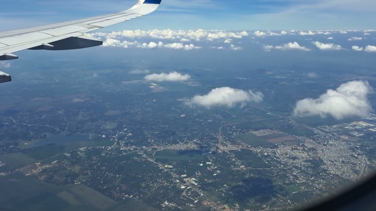 Hạ cánh tân Sơn nhất.