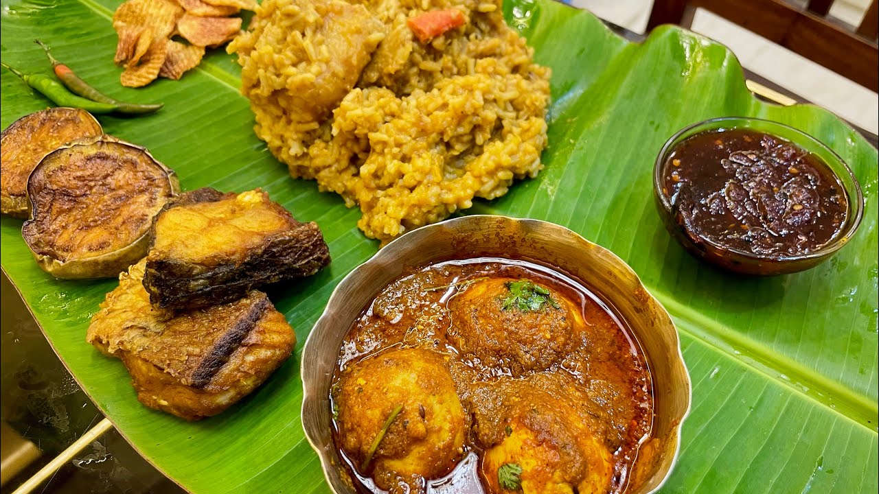 এই বৃষ্টিতে খিচুড়ি না হলে চলে নাকি ?🌧☔️ Masala Khichuri,Mach Bhaja,Dim Kosha,Begun bhaja,Chatni🤩