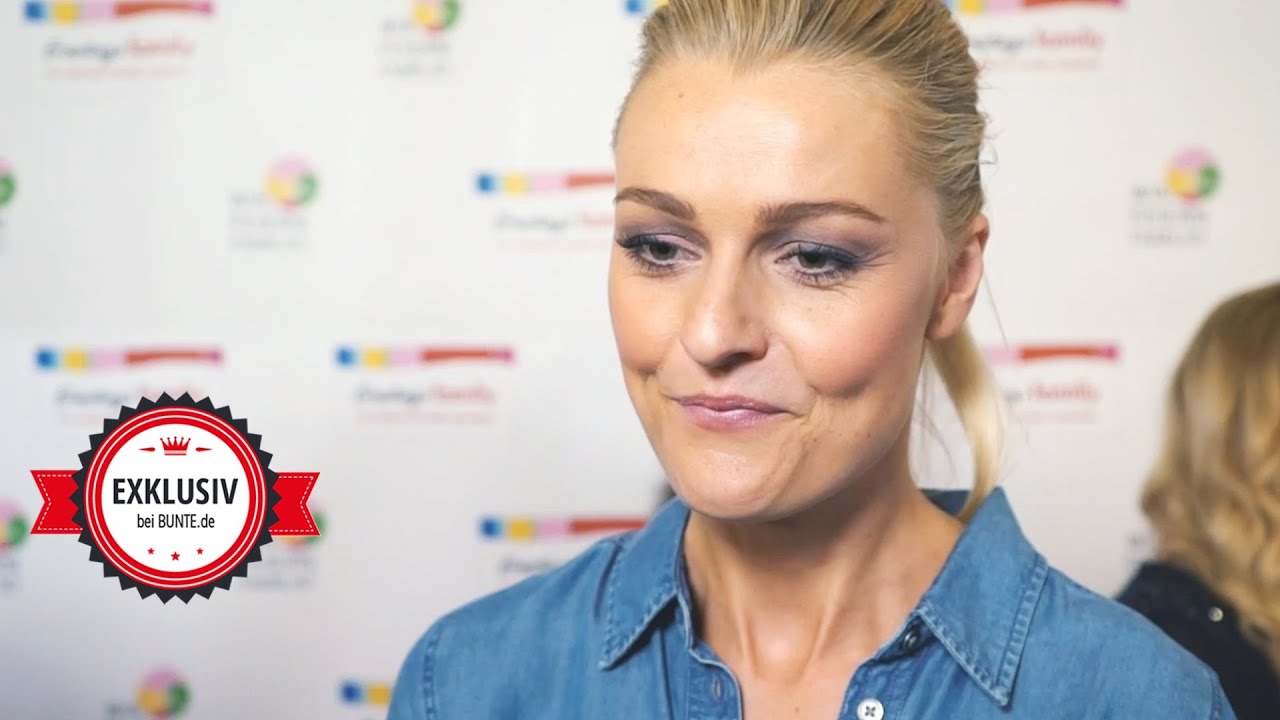 Miriam H&ouml;ller - Mit Babybauch auf dem roten Teppich: &bdquo;Ich wollte immer mindestens zwei Kinder haben&ldquo;