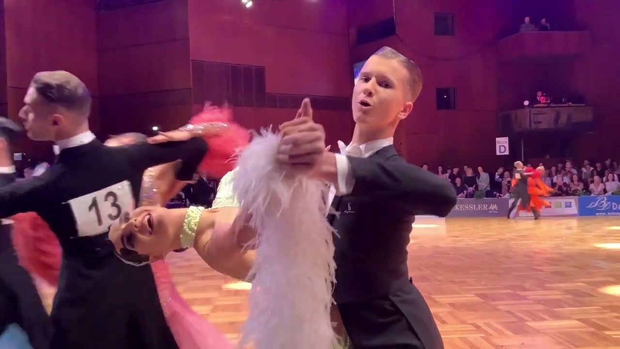 WDSF 2022 GOC Stuttgart - YOUTH - WALTZ - James Bond Music „The Spy who loved me“