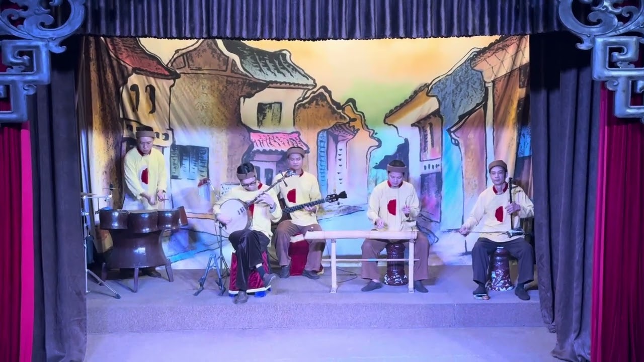 Mesmerizing Vietnamese Traditional Music in Hội An Ancient Town | Cultural Experience