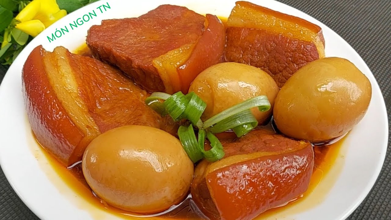 THỊT KHO T&Agrave;U thơm ngon mềm rệu từ thịt đ&ugrave;i heo &iacute;t mỡ ăn ho&agrave;i kh&ocirc;ng ng&aacute;n
