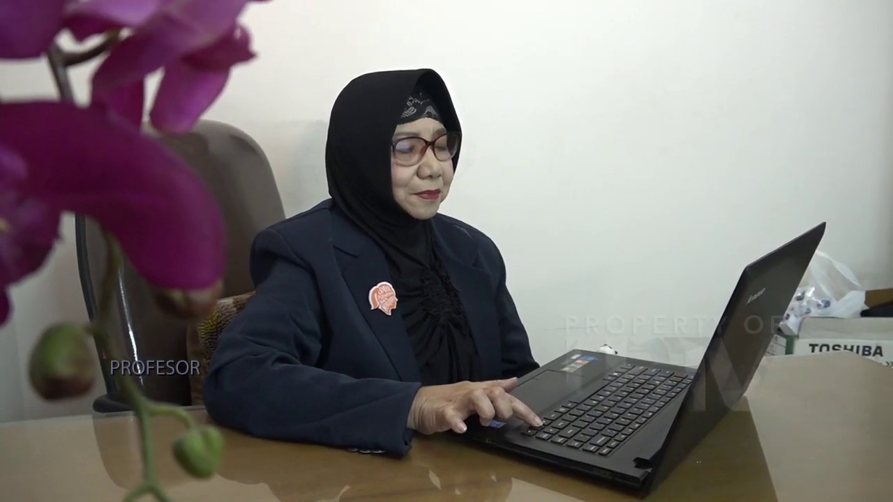 Prof. Dr. Sjamsiar Sjamsuddin - Profesor