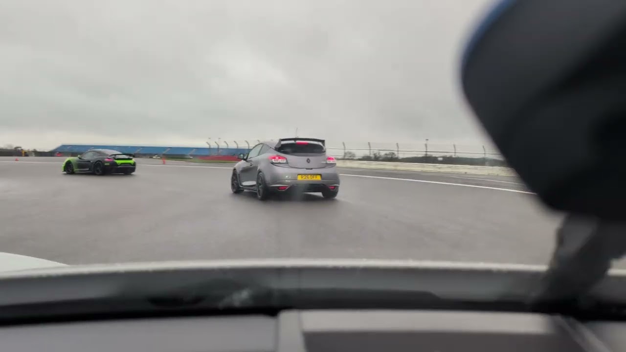 Porsche 718 Cayman GTS Silverstone GP circuit 