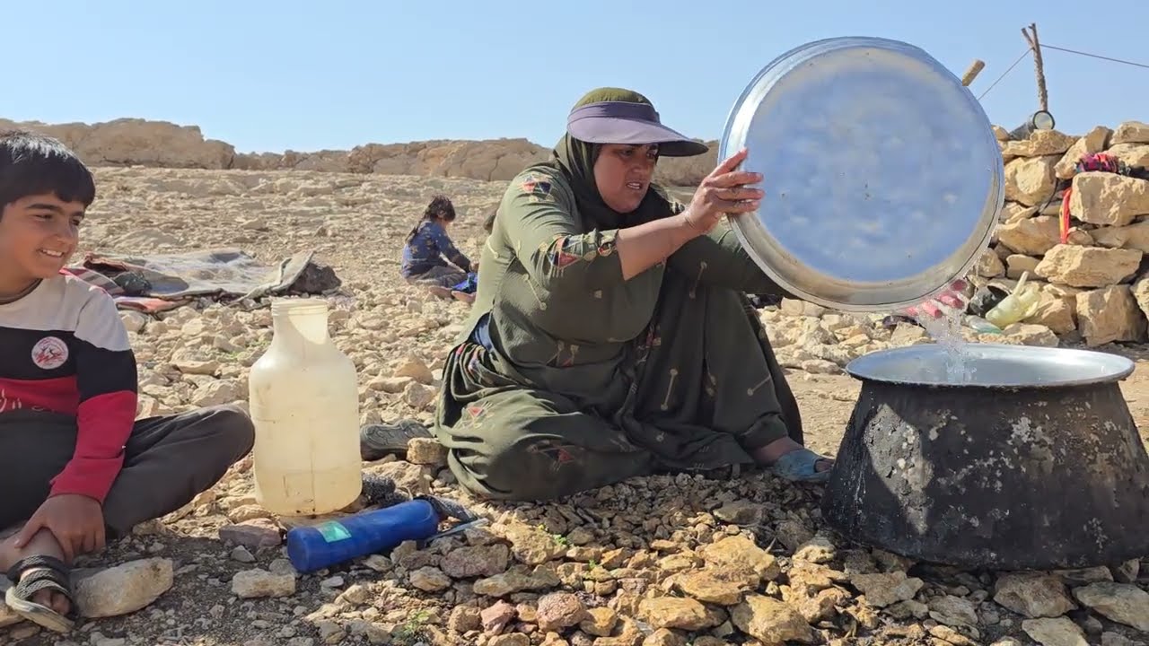The Real Life of Iran's Nomads | A Day with Fariba and Her Child in the Mountains