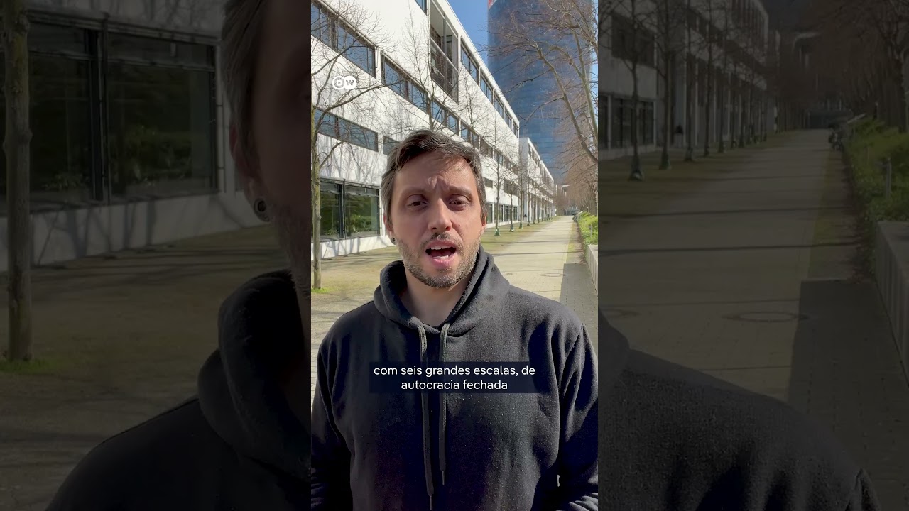 Brasil supera EUA em ranking de democracia - #shorts