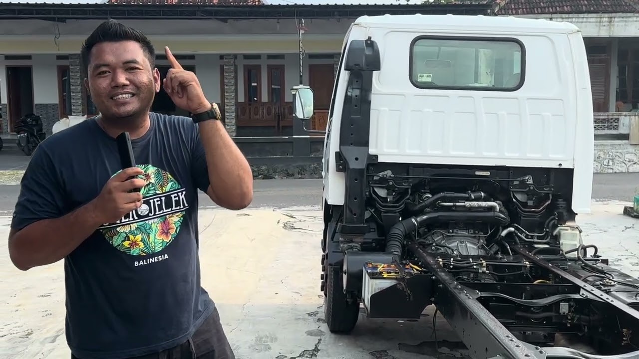 DI JUAL ISUZU ELF NKR 71 2013 LIGHT TRUK WA 082244879737