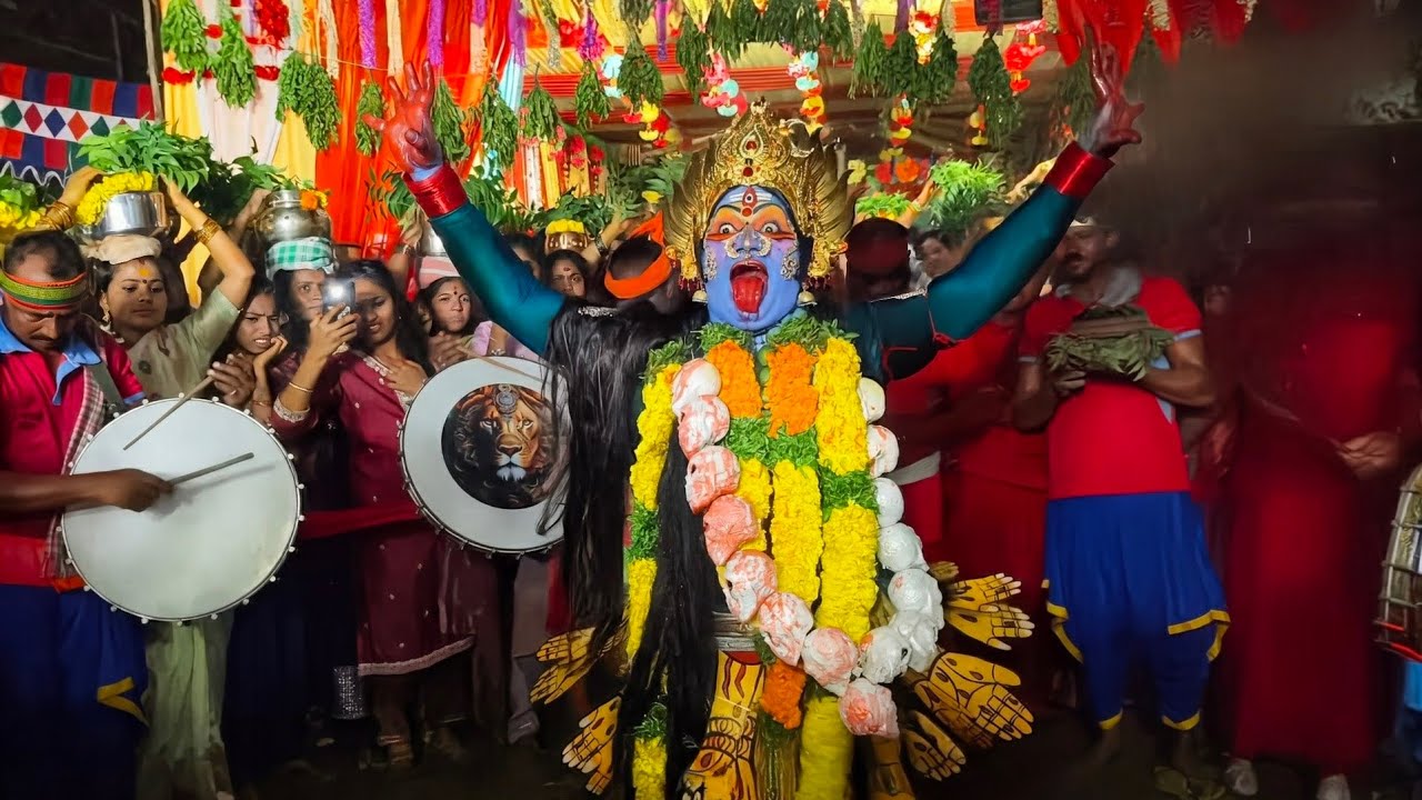 Abhinava kalika Ram Prasad kalika dance At Vijayawada Bonalu #Vijayawada#Bonalu#Kalika damce#Tenali