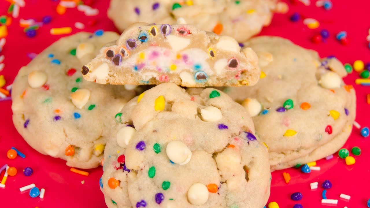 Frosting Filled Birthday Cookies: Chips Ahoy Copycat from Cookies Cupcakes and Cardio