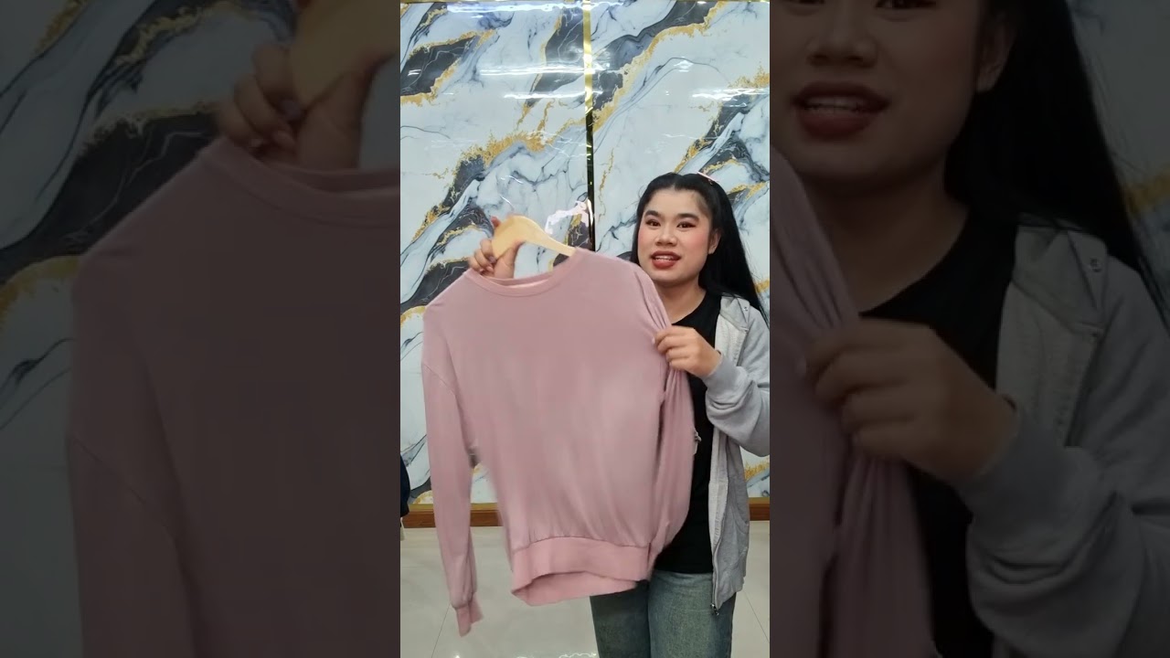 เสื้อกันหนาวราคาโปรโมชั่นตัวละ 60 บาทสนใจโทร 081 771 6210 ทัก LINE หาน้องเอ๋ได้เลยจ้า