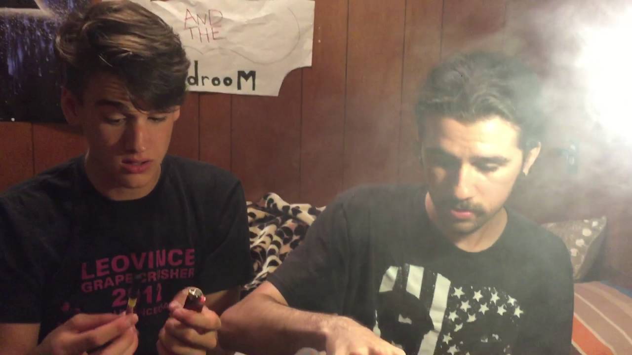 Glass Review! (La Mesa Smokeshop) / Strain Review! (Lambs Bread) + a FlavRx cartridge (Grape Ape)