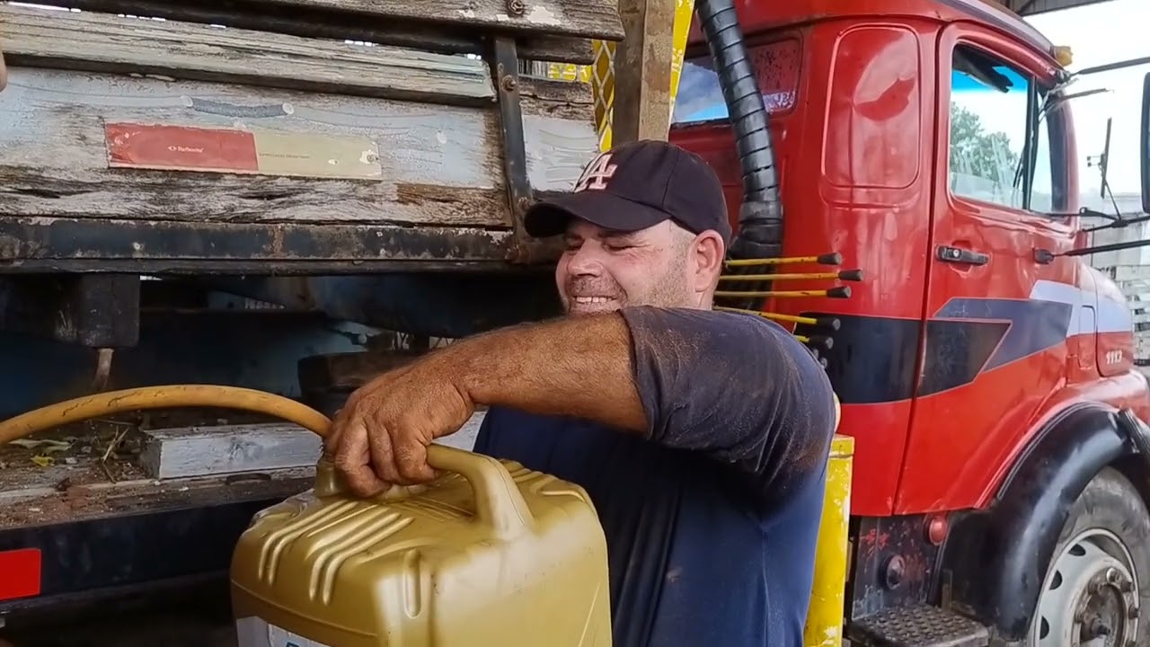 Triste fim desses ônibus e caminhão 