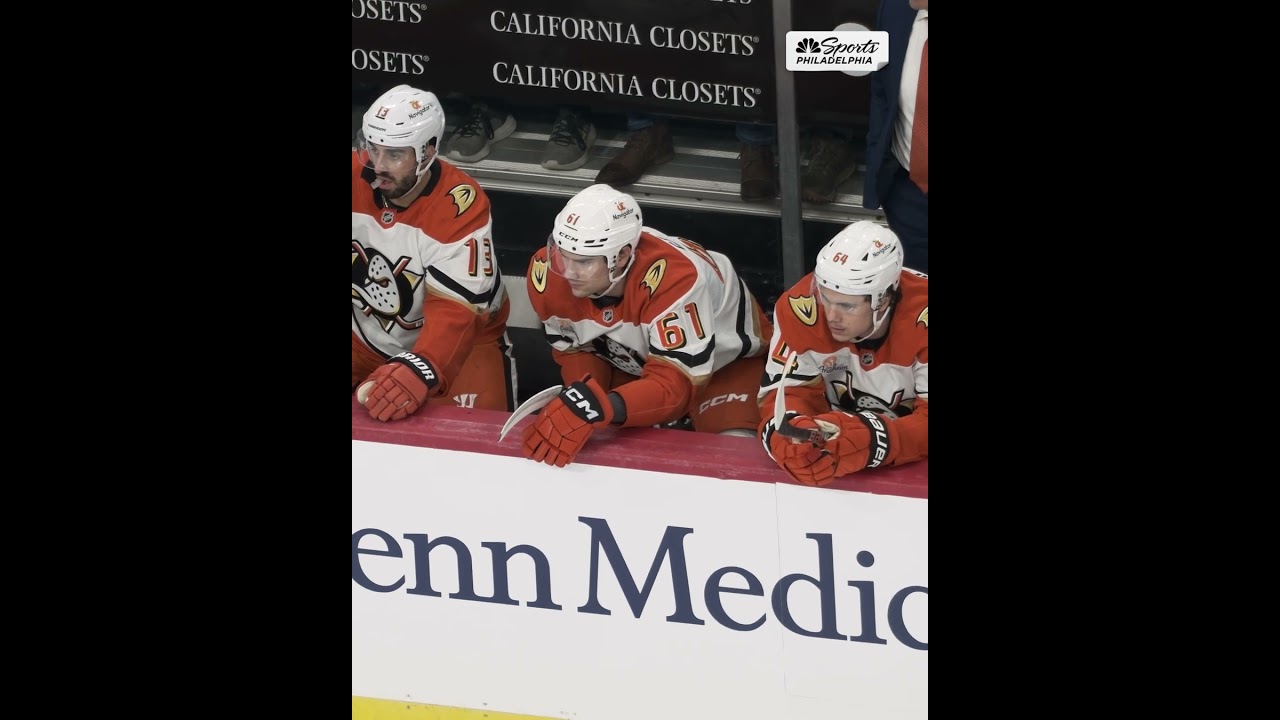'WE WANT CUTTER' 🔈 Flyers fans letting Cutter Gauthier hear it before his 1st shift in Philadelphia
