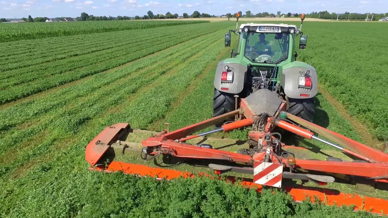 Fendt 828 Poste Inversé - Fauche Luzerne - Kuhn - Déshydratation