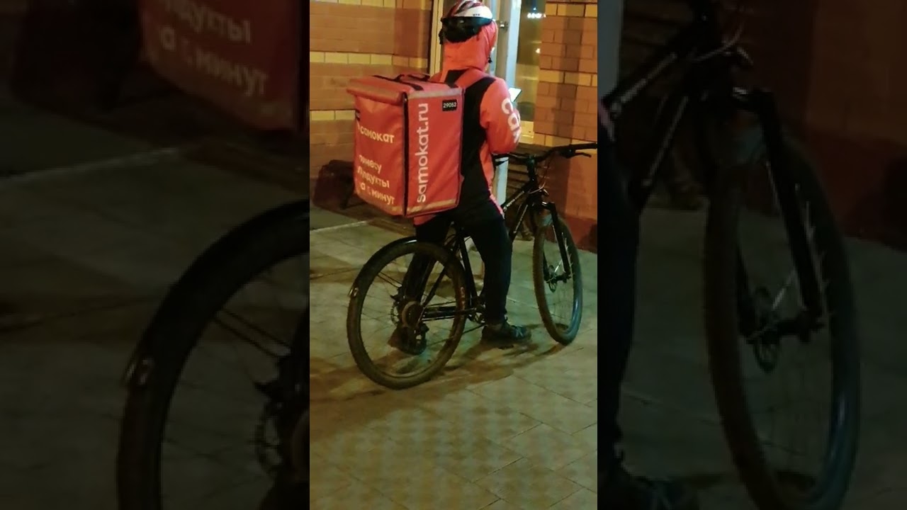 Food delivery by bicycle in Russia. #shorts