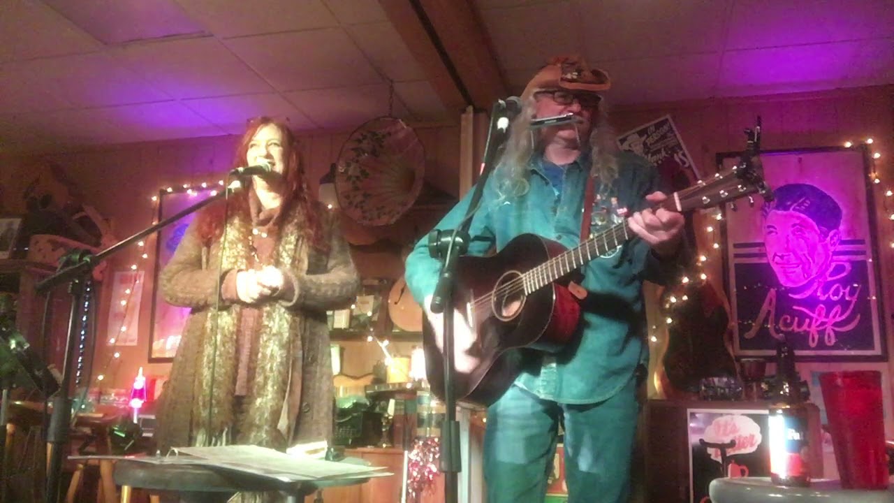 Effron White (w/Lauren Blaine) at Jim Oliver’s Smokehouse. Nearly 2 hours of EFFRON-izing!