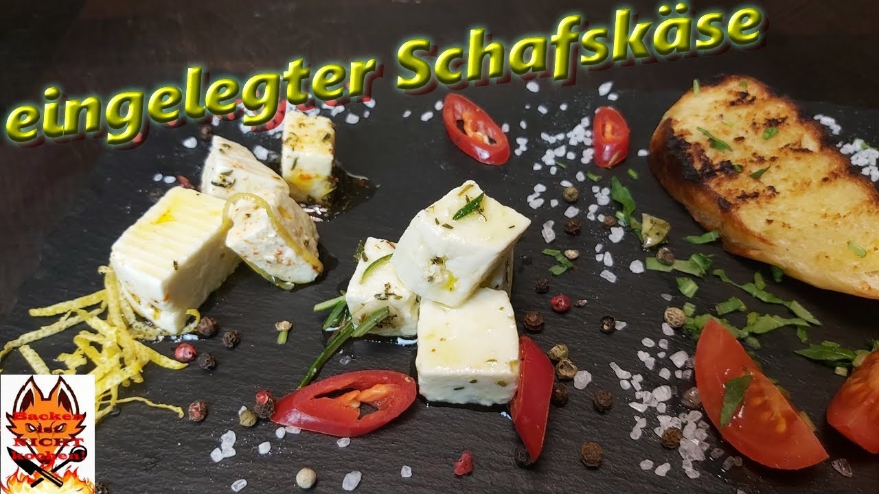 eingelegter Schafskäse in zwei Varianten