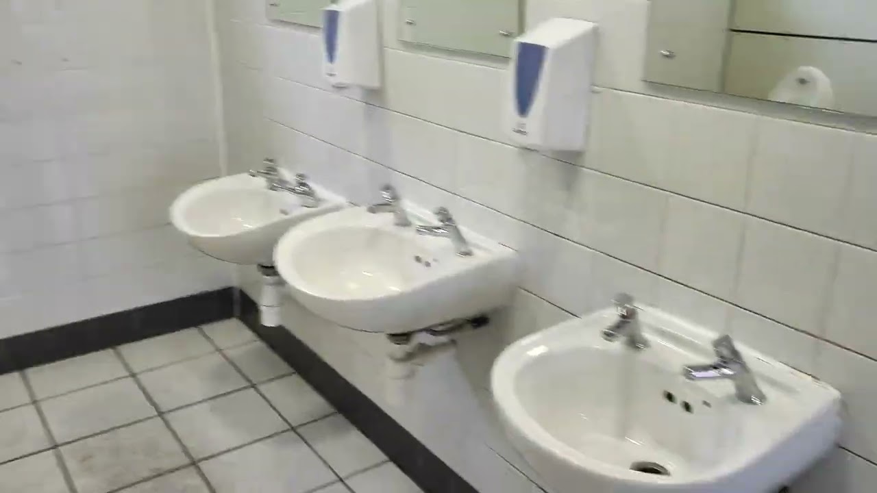 Ravenside Retail Park Public Toilets Bexhill on sea 🚹