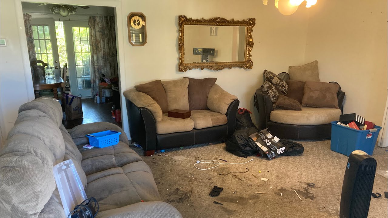 Big Code Violation Abandoned Home With Everything left inside! Was A Cops House!