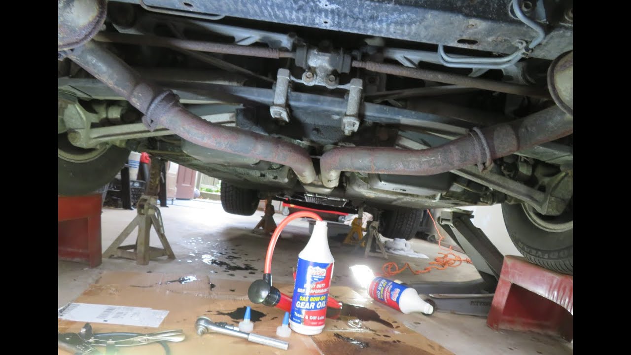 1984 C4 CORVETTE REAR END DIFFERANTIAL FLUID / GEAR OIL CHANGE