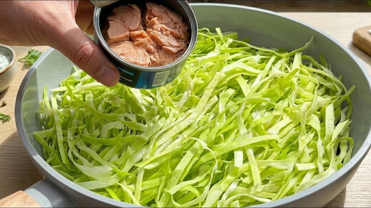 Haben Sie Kohl und Thunfisch? Bereiten Sie dieses köstliche Abendessen in 10 Minuten zu!